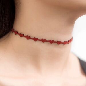 Valentine Strand of Hearts Necklace choker in Red NWT